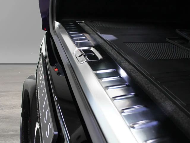 Aston Martin DBX 707 Storm Purple Onyx Black