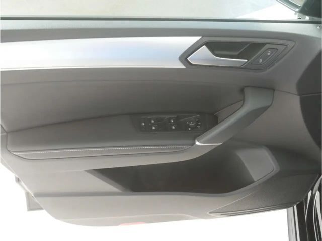 Volkswagen Touran 1.5 TSI DSG R-Line
