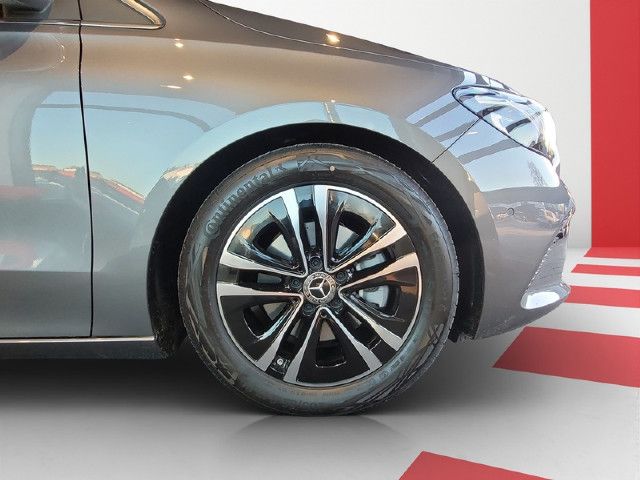 Mercedes-Benz B 180 Sedan