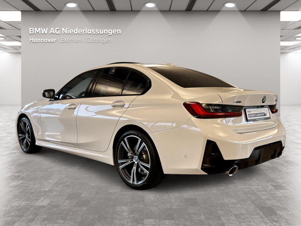 BMW 330 330e Sedan xDrive