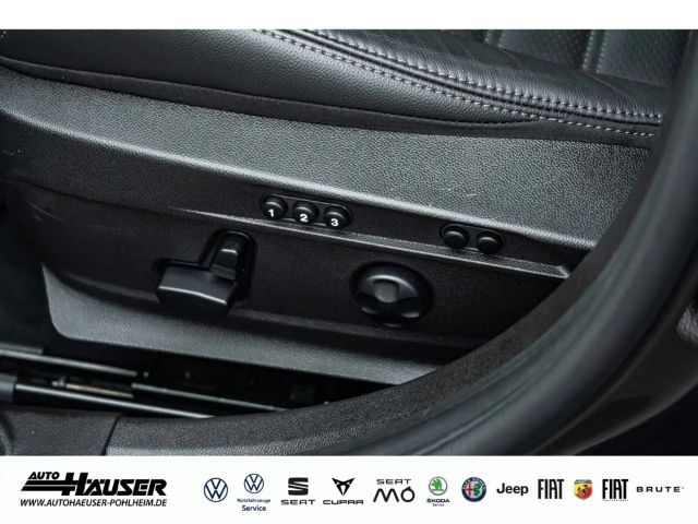 Alfa Romeo Giulia AT8 Q4 Turbo