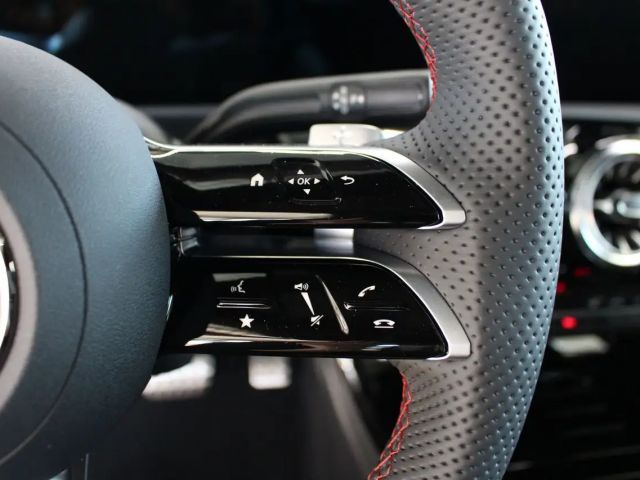 Mercedes-Benz CLA 200 AMG Line Coupé