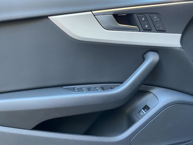 Audi A4 35 TFSI Avant S-Tronic