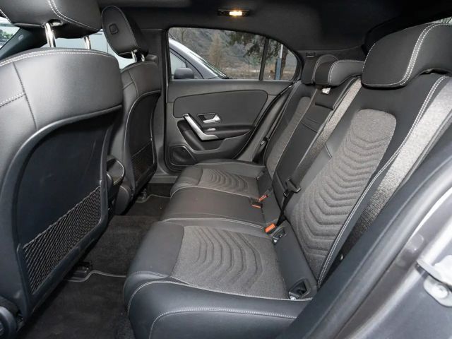 Mercedes-Benz A 200 Hatchback