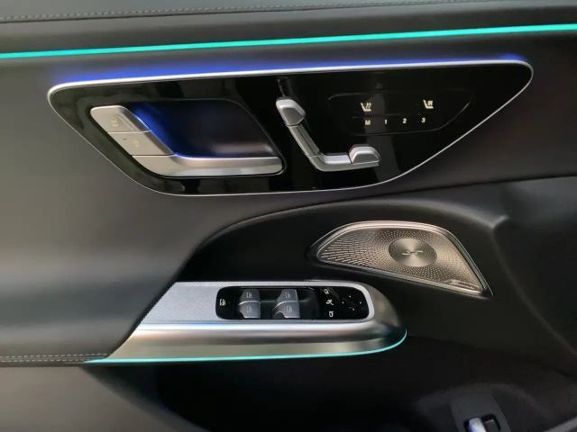 Mercedes-Benz E 220 4MATIC E 220 d Sedan