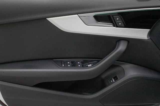 Audi A4 40 TFSI Avant Quattro S-Line S-Tronic