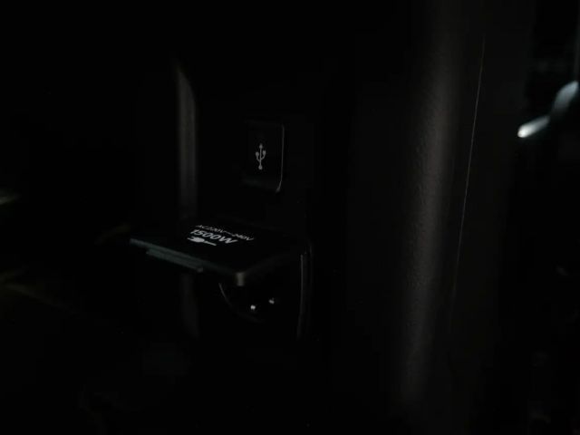 Mitsubishi Outlander +SHZ+STANDHEIZUNG+NAVI+LEDER+LENKRADHEIZ.+