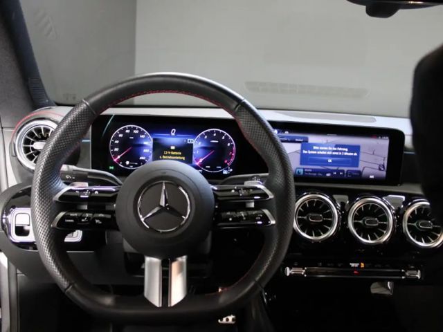 Mercedes-Benz CLA 200 AMG Line Coupé