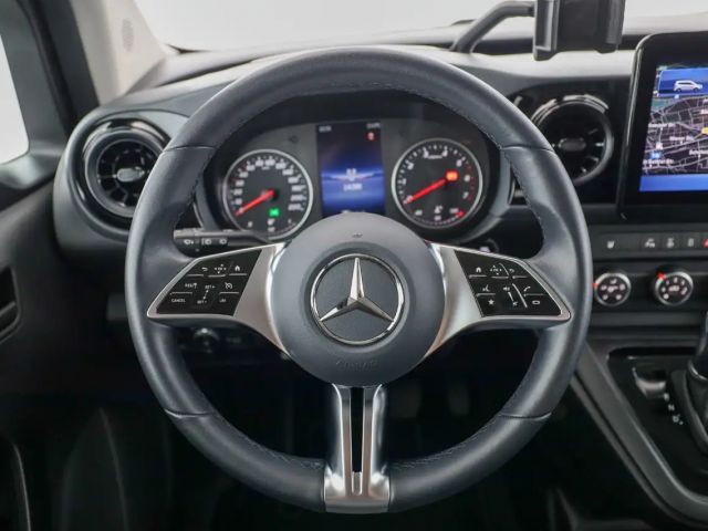 Mercedes-Benz T 180 T 180 Standard Aut. 5 Sitze Navi Cam SHZ LED