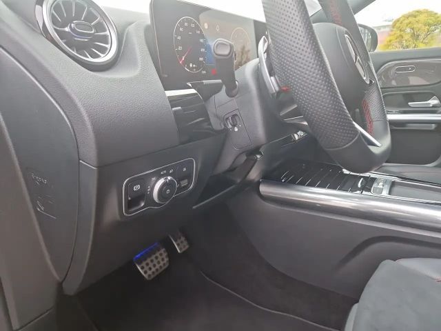 Mercedes-Benz GLA 180 AMG Line