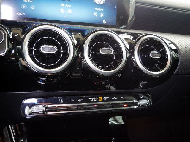 Mercedes-Benz A 200 A 200 d