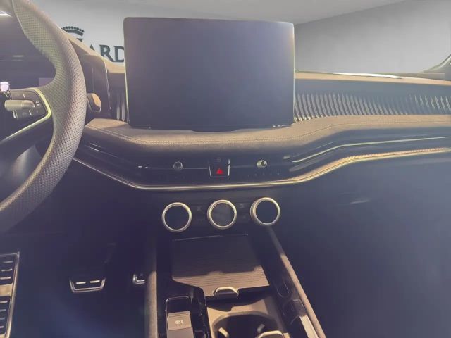 Skoda Superb 2.0 TSI 4x4 Combi Sportline