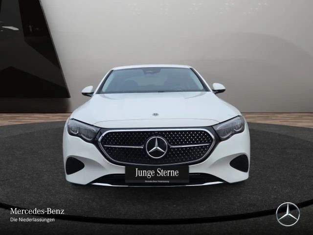 Mercedes-Benz E 220 AVANTGARDE E 220 d Sedan