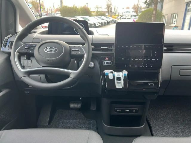 Hyundai Staria Trend