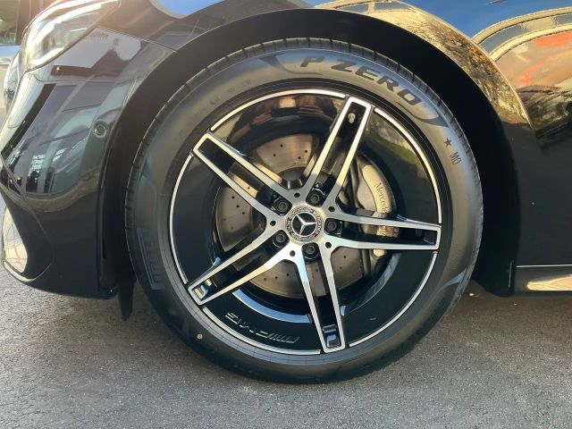 Mercedes-Benz E 220 AMG Line E 220 d Sedan