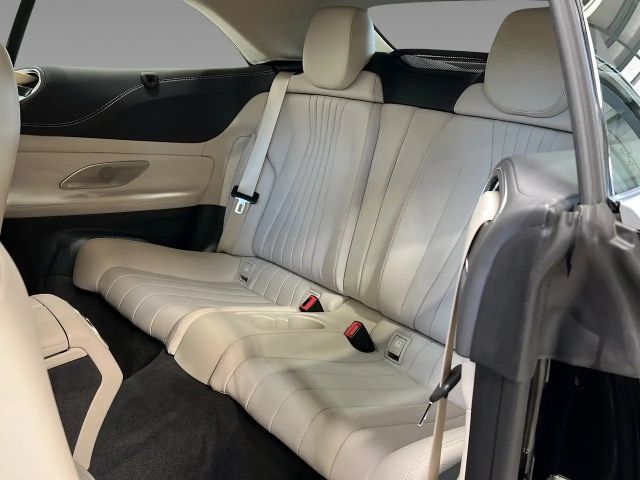 Mercedes-Benz E 200 AMG Line Cabriolet