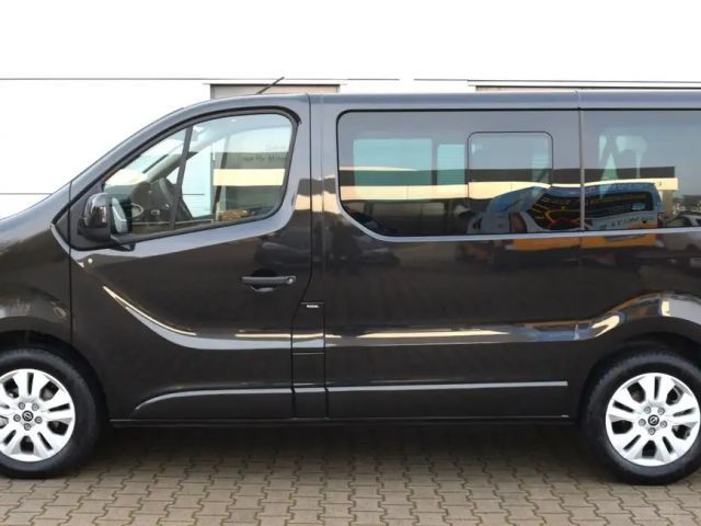 Nissan Primastar 8-zitter Tekna