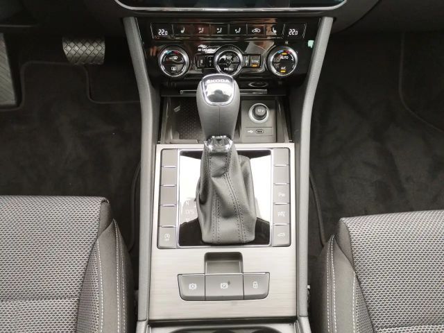 Skoda Superb 2.0 TDI Combi Style Style