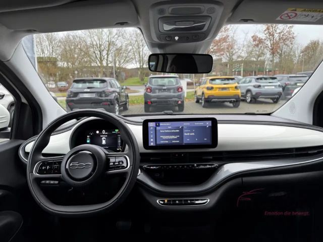 Fiat 500e 3+1+Klimaaut.+Keyless+Tempomat+Schildererkennung