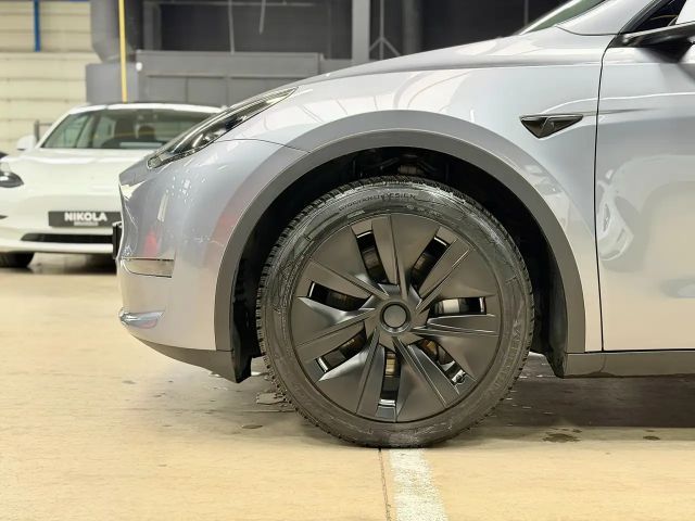 Tesla Model Y AWD Long Range
