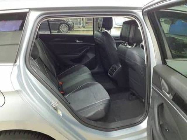 Volkswagen Passat 1.5 eTSI Business DSG Variant