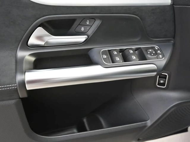 Mercedes-Benz GLA 200 AMG Line