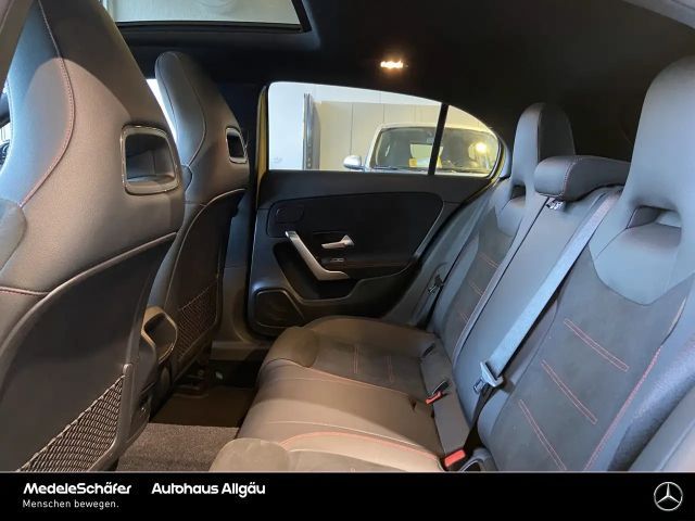 Mercedes-Benz A 250 A 250 e AMG Line