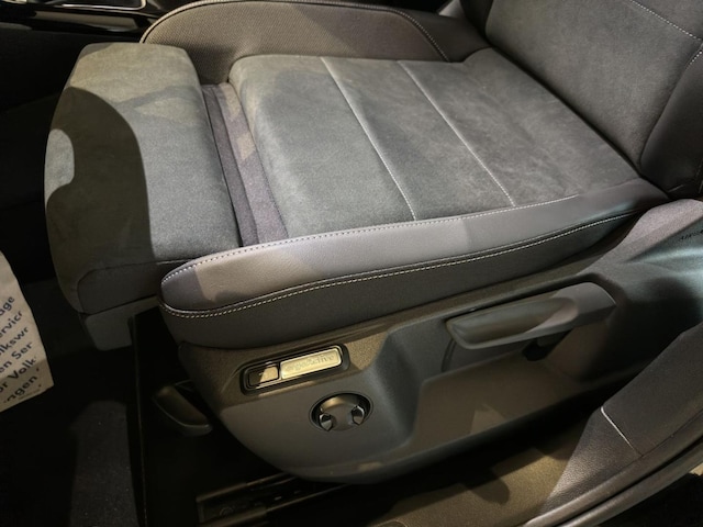 Volkswagen T-Roc 1.5 TSI DSG R-Line