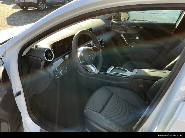 Mercedes-Benz A 200 A 200 d Progressive