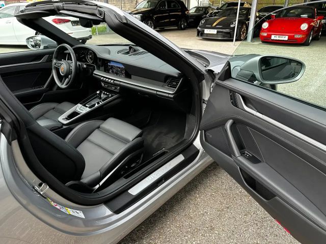 Porsche 992 4 Cabrio Targa