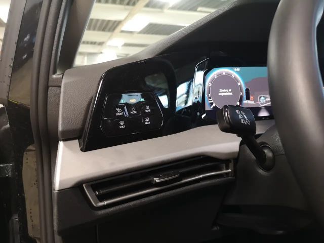 Volkswagen Golf 1.5 TSI Life Variant