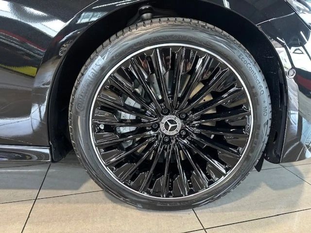 Mercedes-Benz E 200 AMG Line Sedan