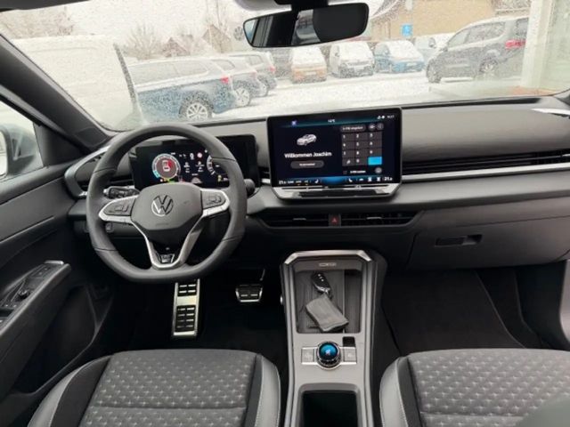 Volkswagen T-Roc 1.5 eTSI DSG R-Line