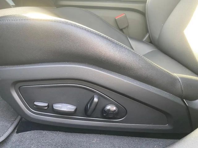 Porsche Taycan 71kWh