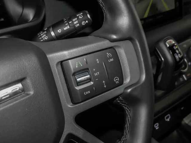 Land Rover Defender 90 D250 Dynamic SE
