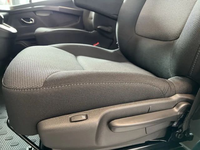 Renault Trafic Combi