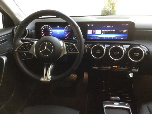 Mercedes-Benz A 180 Progressive