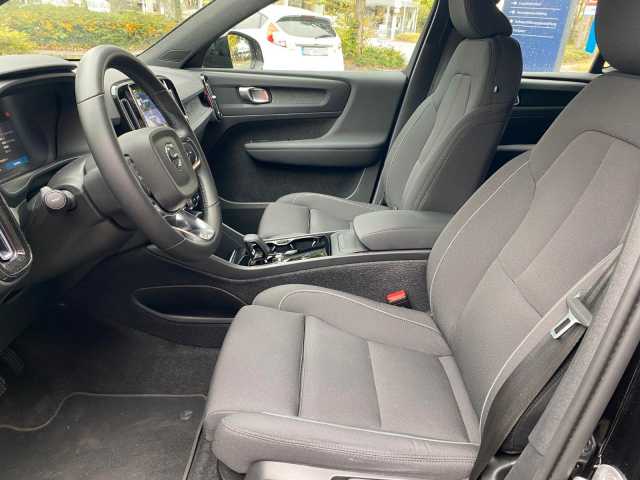 Volvo XC40 Core Recharge