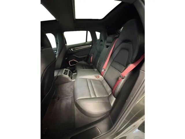 Porsche Panamera 4 E-Hybrid