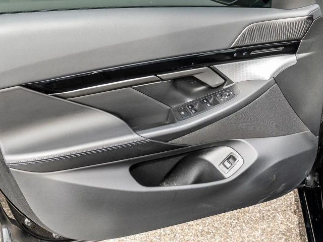 BMW 520 520i M-Sport Sedan