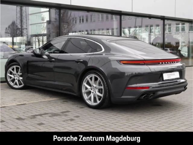 Porsche Panamera 4