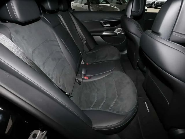 Mercedes-Benz E 220 AMG Line E 220 d Sedan