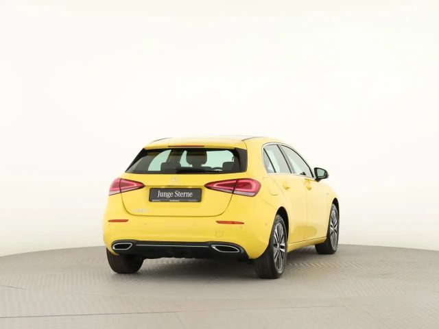 Mercedes-Benz A 250 A 250 e