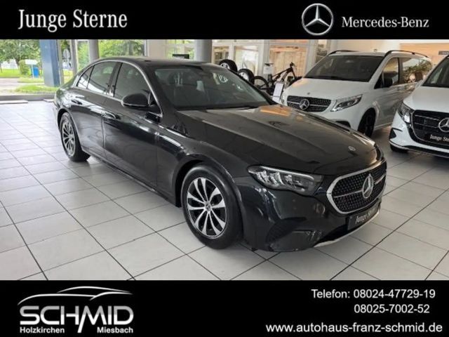 Mercedes-Benz E 220 AVANTGARDE E 220 d Sedan