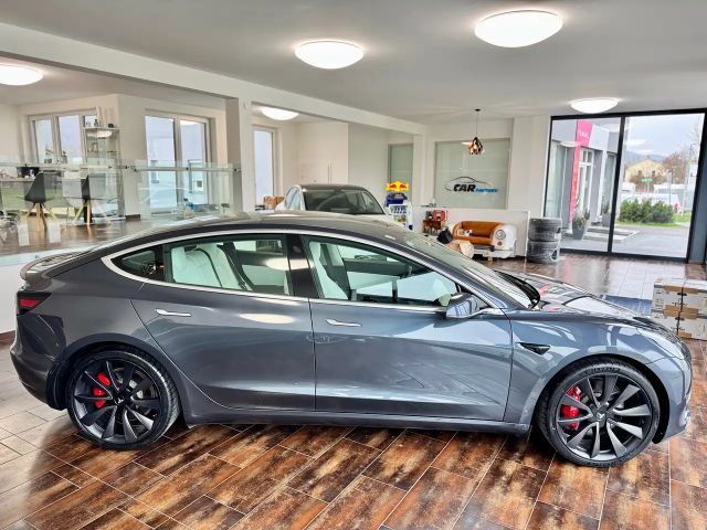 Tesla Model 3 Performance