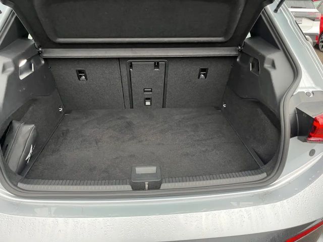 Cupra Born Schalensitze - HuD - Wärmepumpe - Tech M