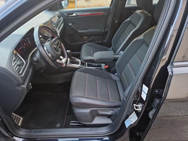 Volkswagen T-Roc Sport