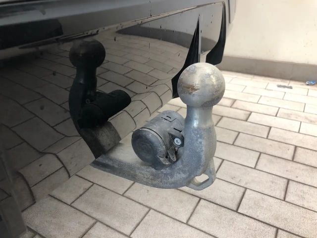 BMW 330 330e Sedan xDrive