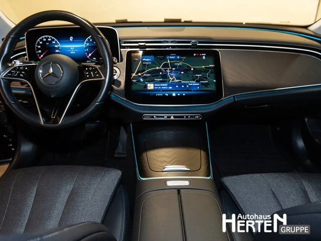 Mercedes-Benz E 200 AVANTGARDE Sedan