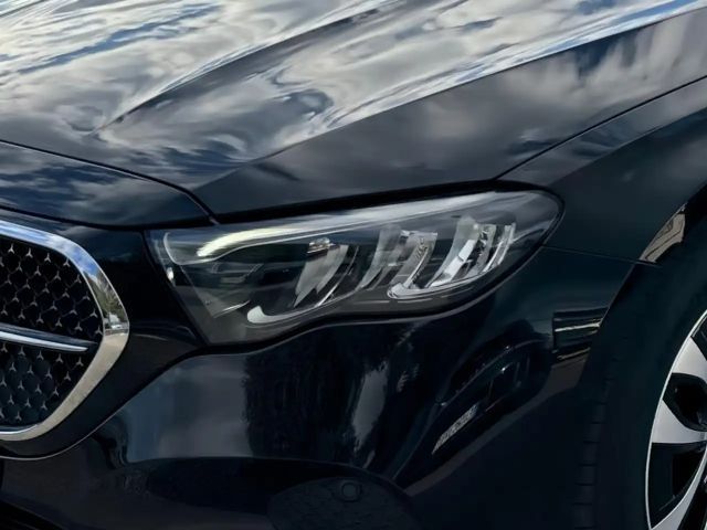 Mercedes-Benz E 200 AVANTGARDE Estate